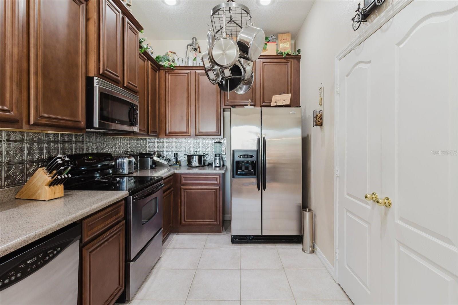 Image 18 of 47 For 6602 Goldenrod Road 99a