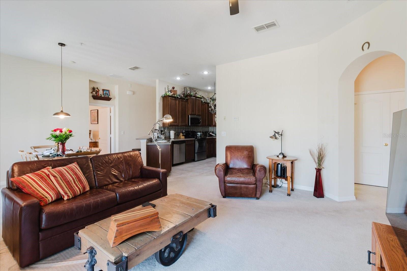 Image 24 of 47 For 6602 Goldenrod Road 99a