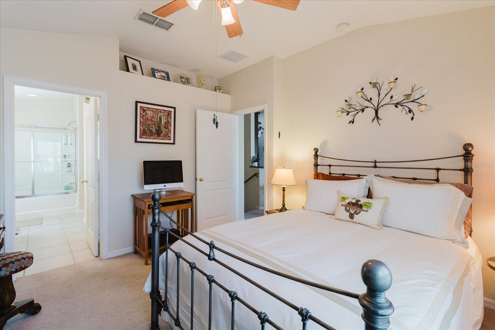 Image 30 of 47 For 6602 Goldenrod Road 99a