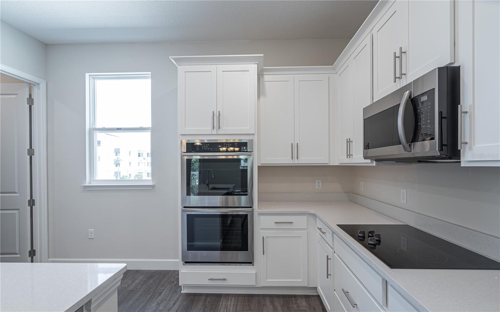 Listing photo id 13 for 9904 Tate Lane