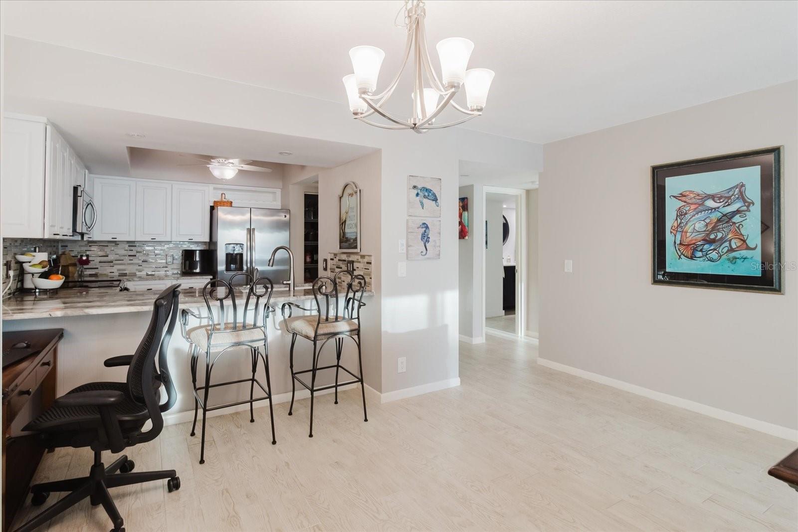 Image 18 of 86 For 208 Mariner Drive 208