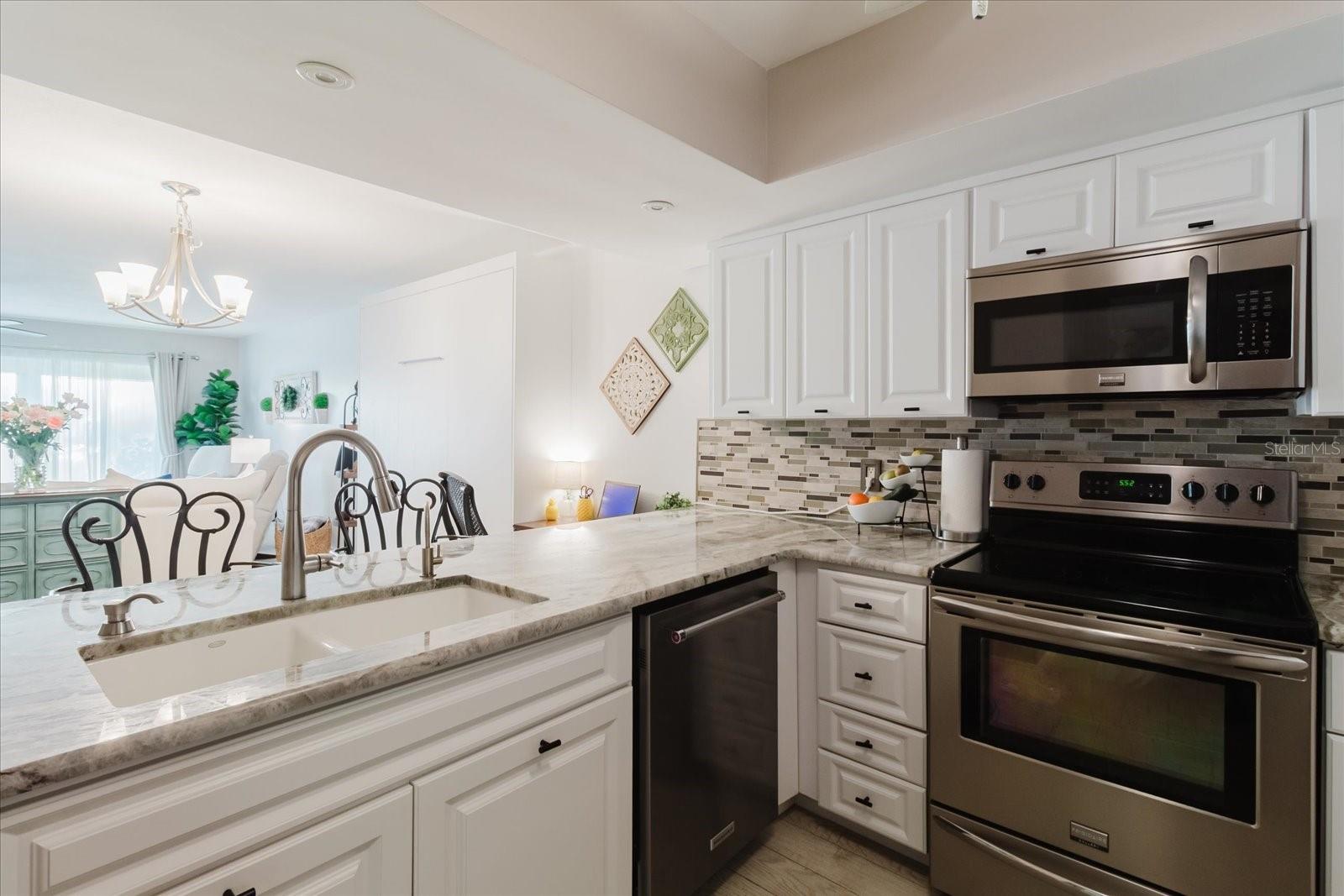 Image 21 of 86 For 208 Mariner Drive 208