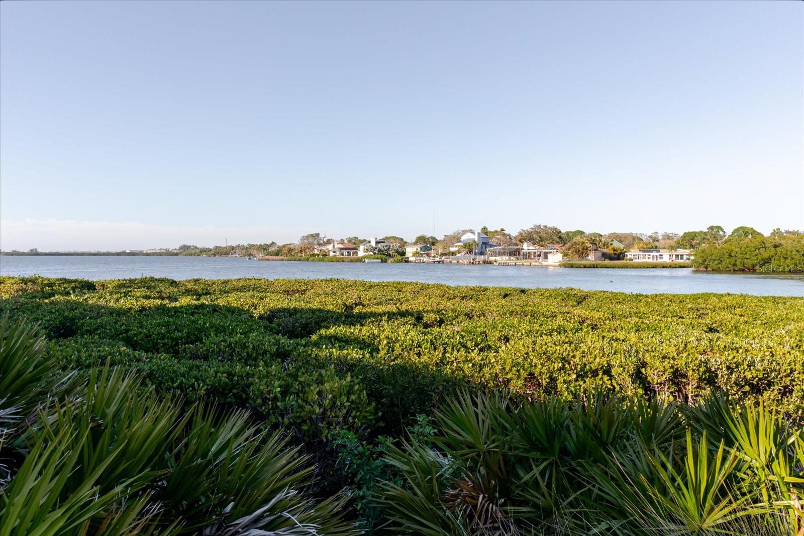 Image 42 of 86 For 208 Mariner Drive 208