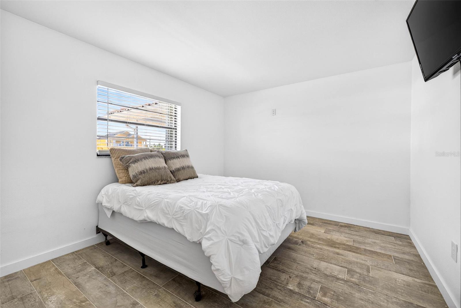 Image 22 of 87 For 5448 Leeward Lane