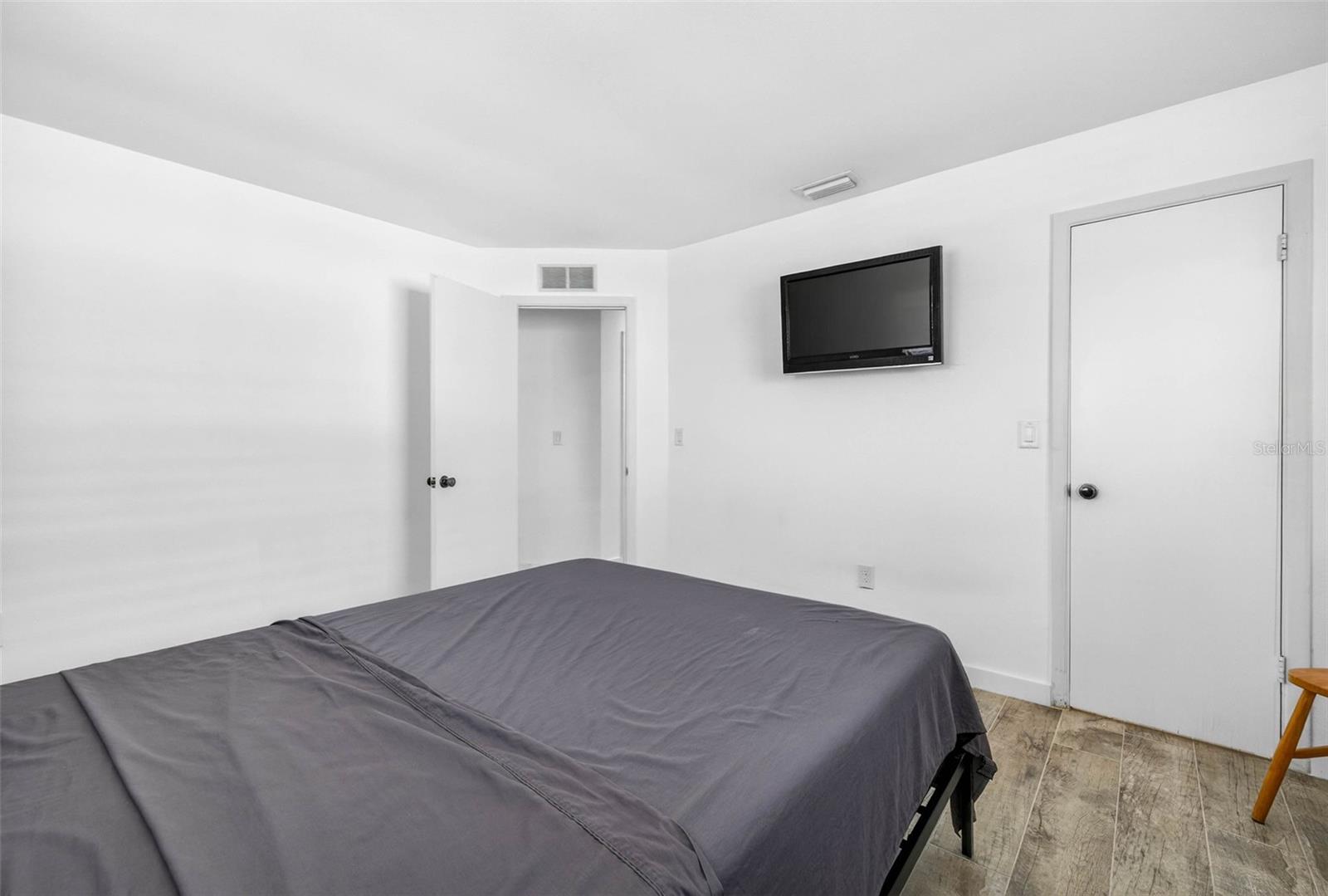 Image 27 of 87 For 5448 Leeward Lane