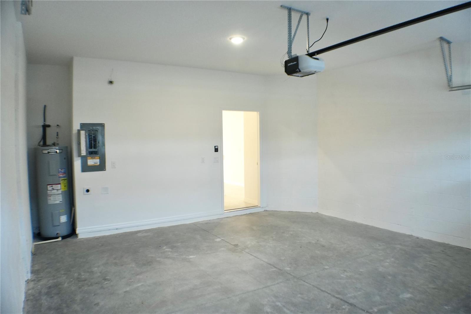 Image 31 of 40 For 4378 Sailplane Court