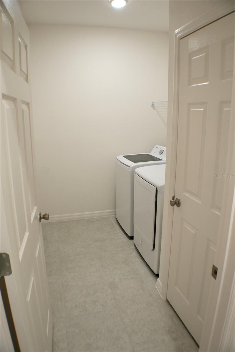 Image 9 of 40 For 4378 Sailplane Court