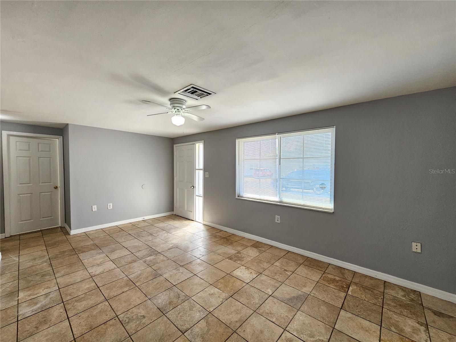 Image 4 of 19 For 3029 Kilburn Road