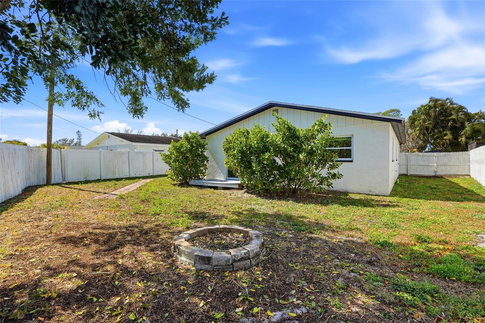 Image 28 of 34 For 4511 Helena Street Ne