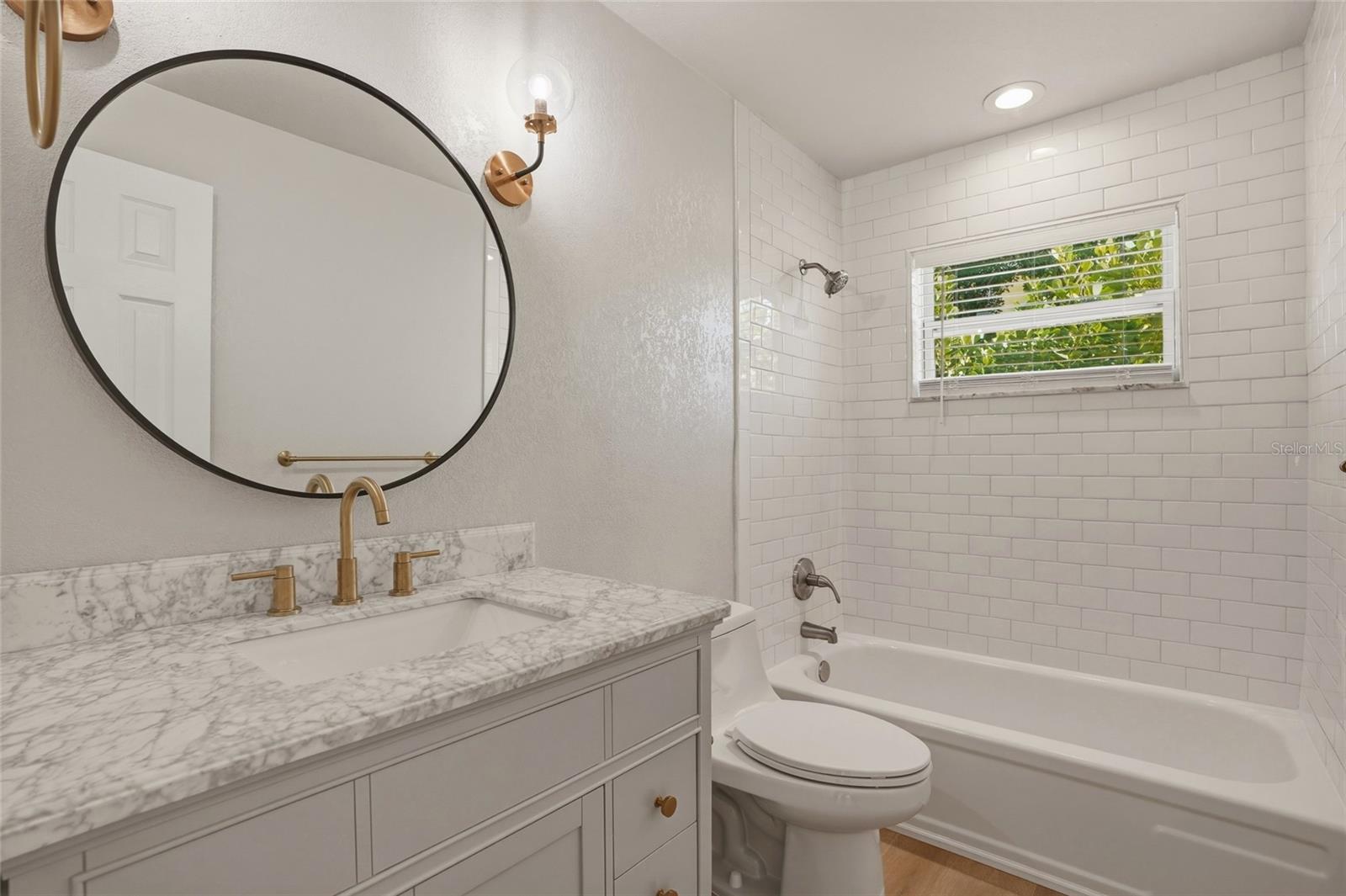 Image 4 of 34 For 4511 Helena Street Ne