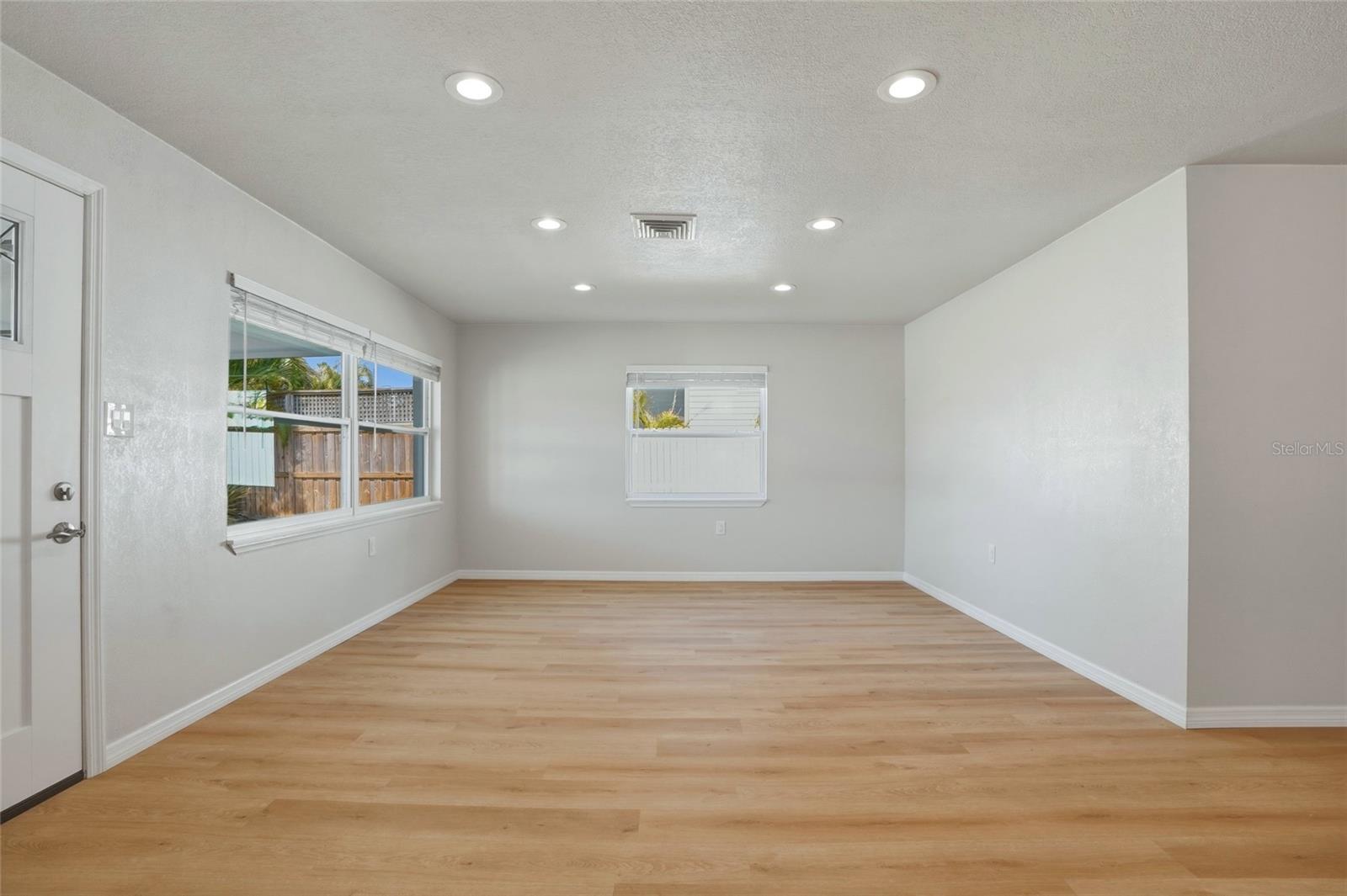 Image 7 of 34 For 4511 Helena Street Ne