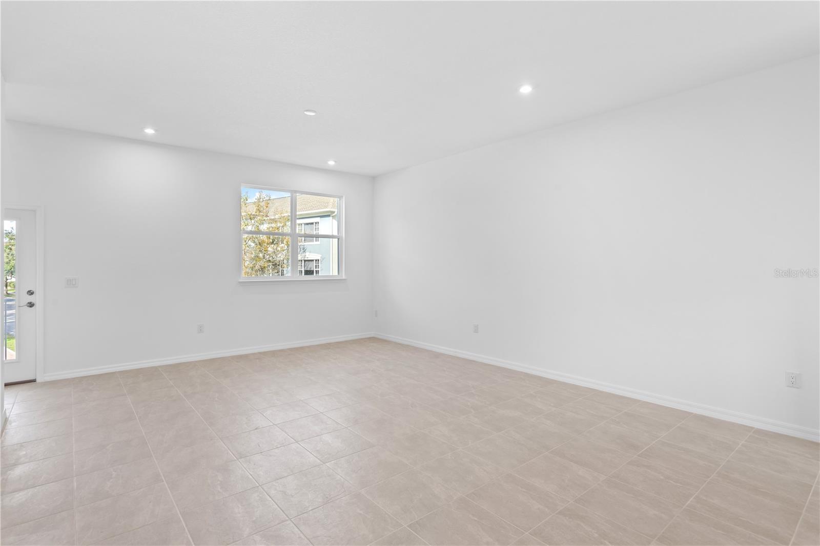 Listing photo id 10 for 9906 Tate Lane