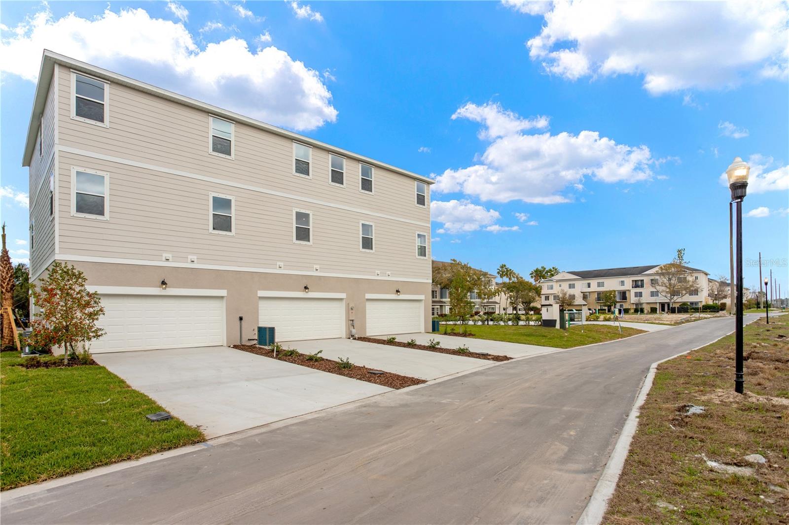 Listing photo id 1 for 9906 Tate Lane