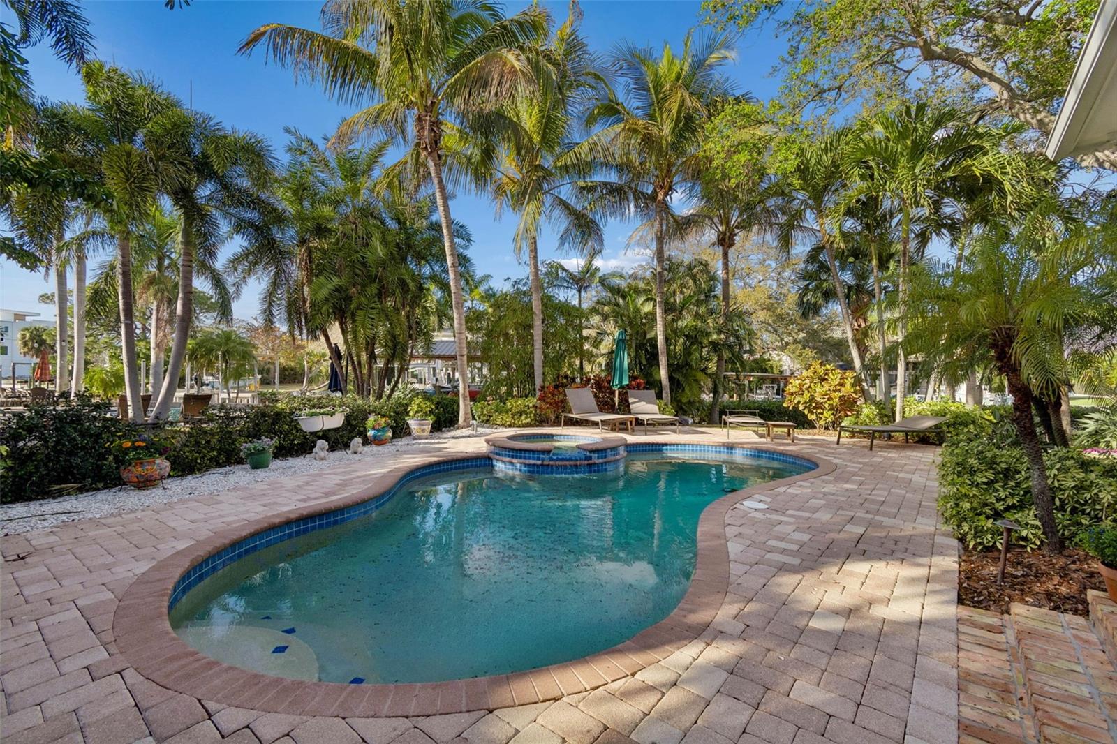 Image 4 of 89 For 4909 Spring Lake Drive