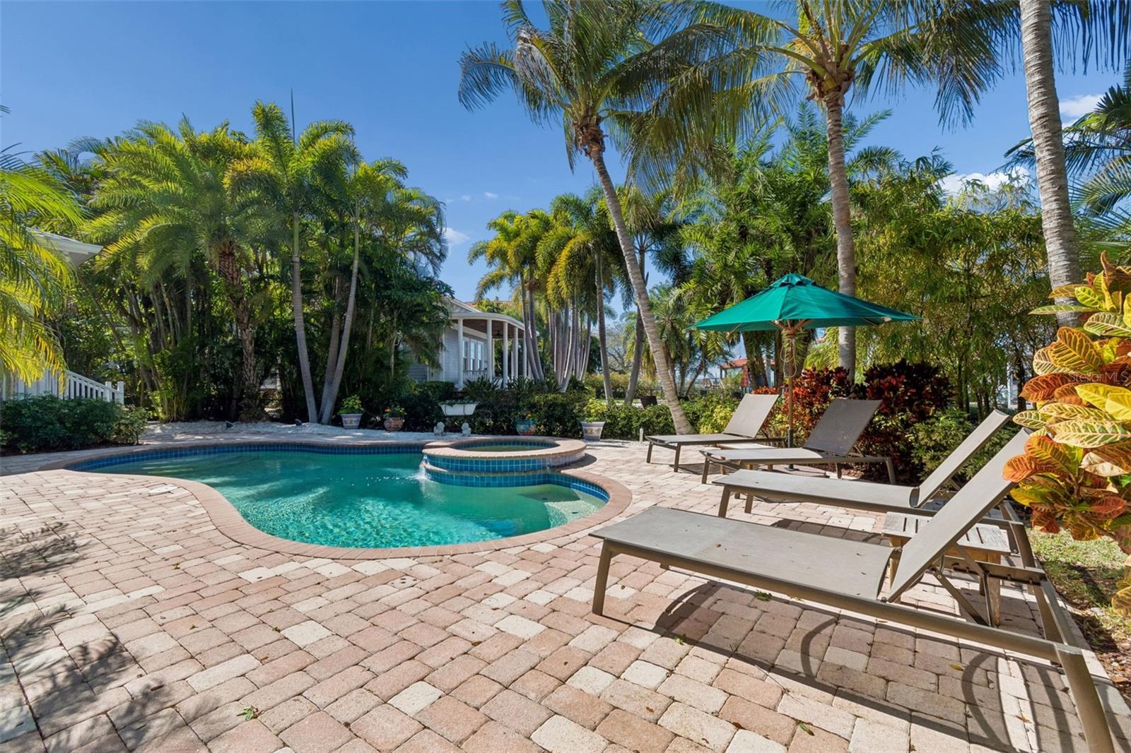 Image 73 of 89 For 4909 Spring Lake Drive