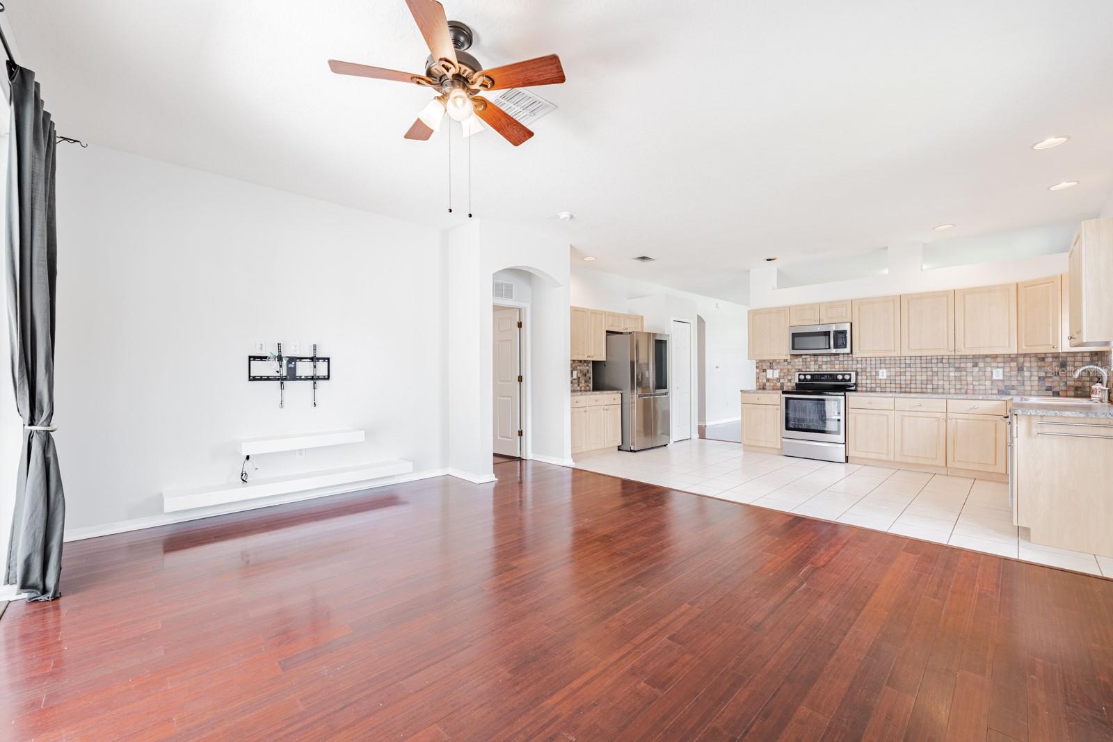 Image 14 of 29 For 17354 Lawn Orchid Loop