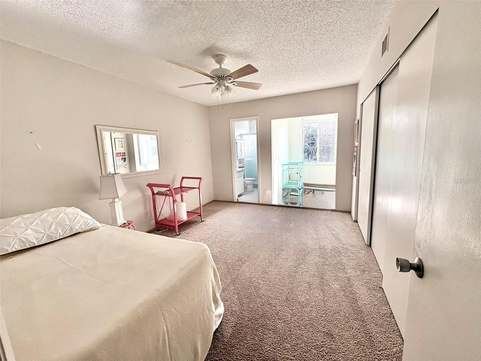 Listing photo id 15 for 2469 Franciscan Drive 49