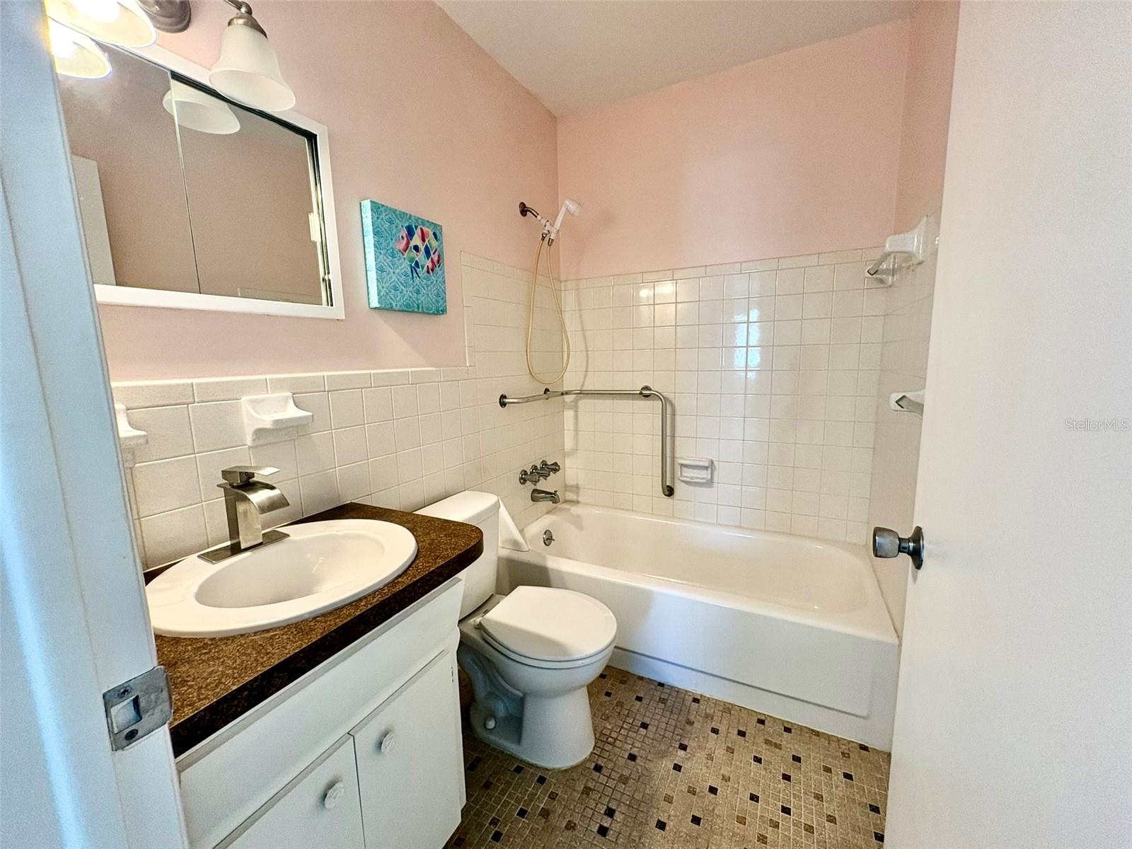 Listing photo id 17 for 2469 Franciscan Drive 49