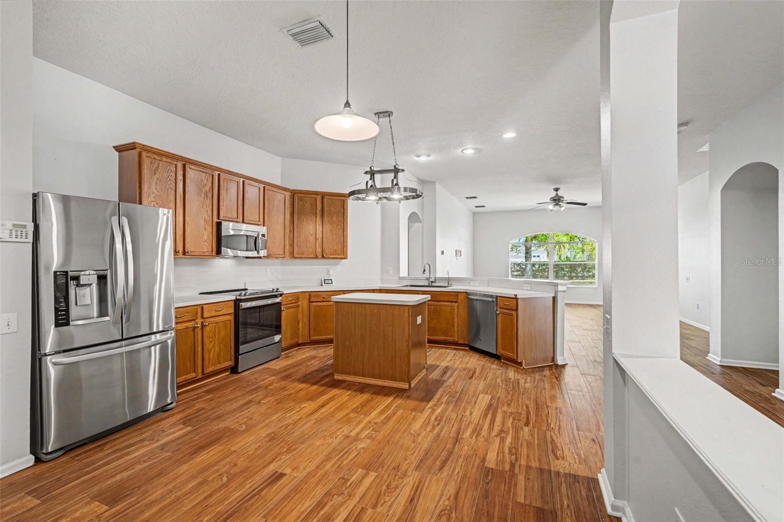 Image 10 of 41 For 20835 Riverforest Drive