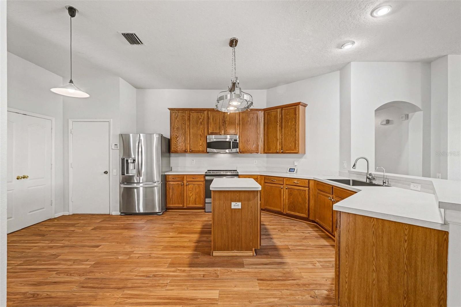 Image 11 of 41 For 20835 Riverforest Drive