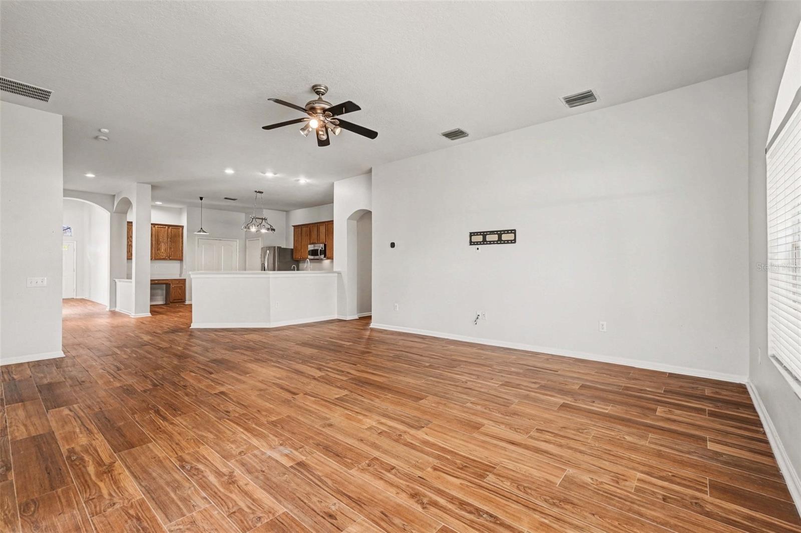 Image 17 of 41 For 20835 Riverforest Drive