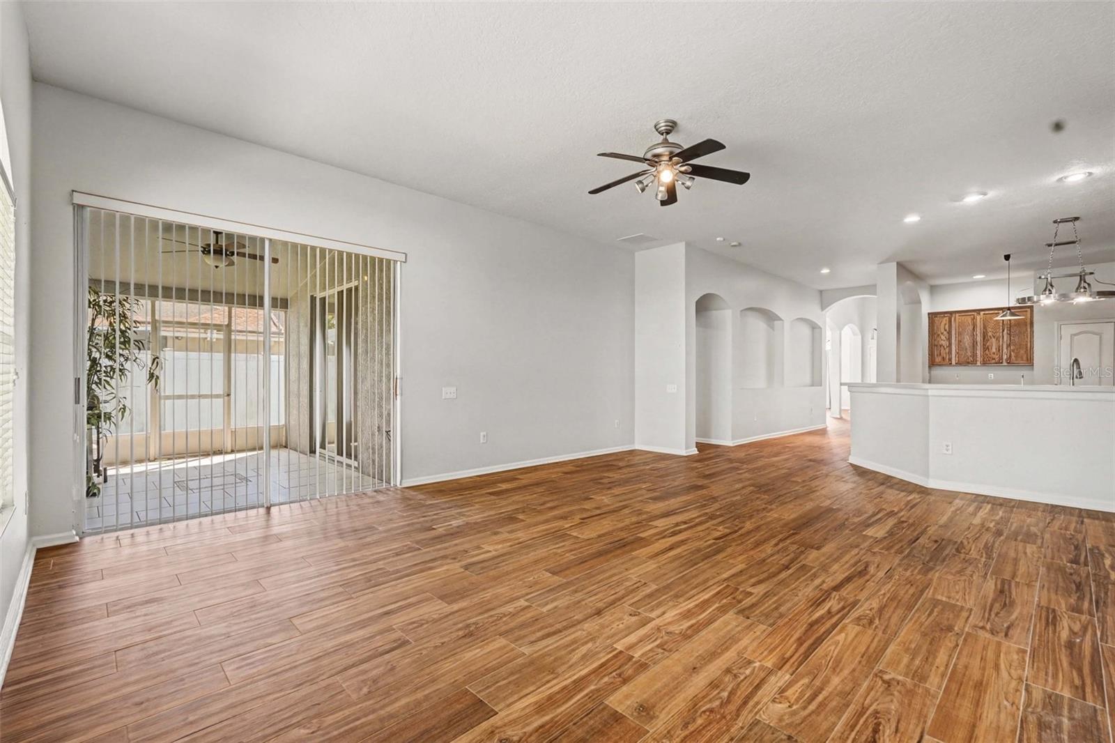 Image 18 of 41 For 20835 Riverforest Drive