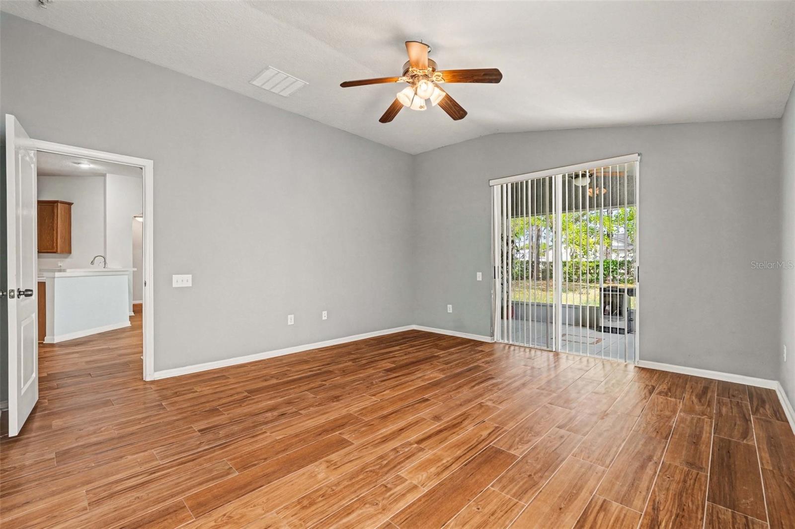 Image 20 of 41 For 20835 Riverforest Drive