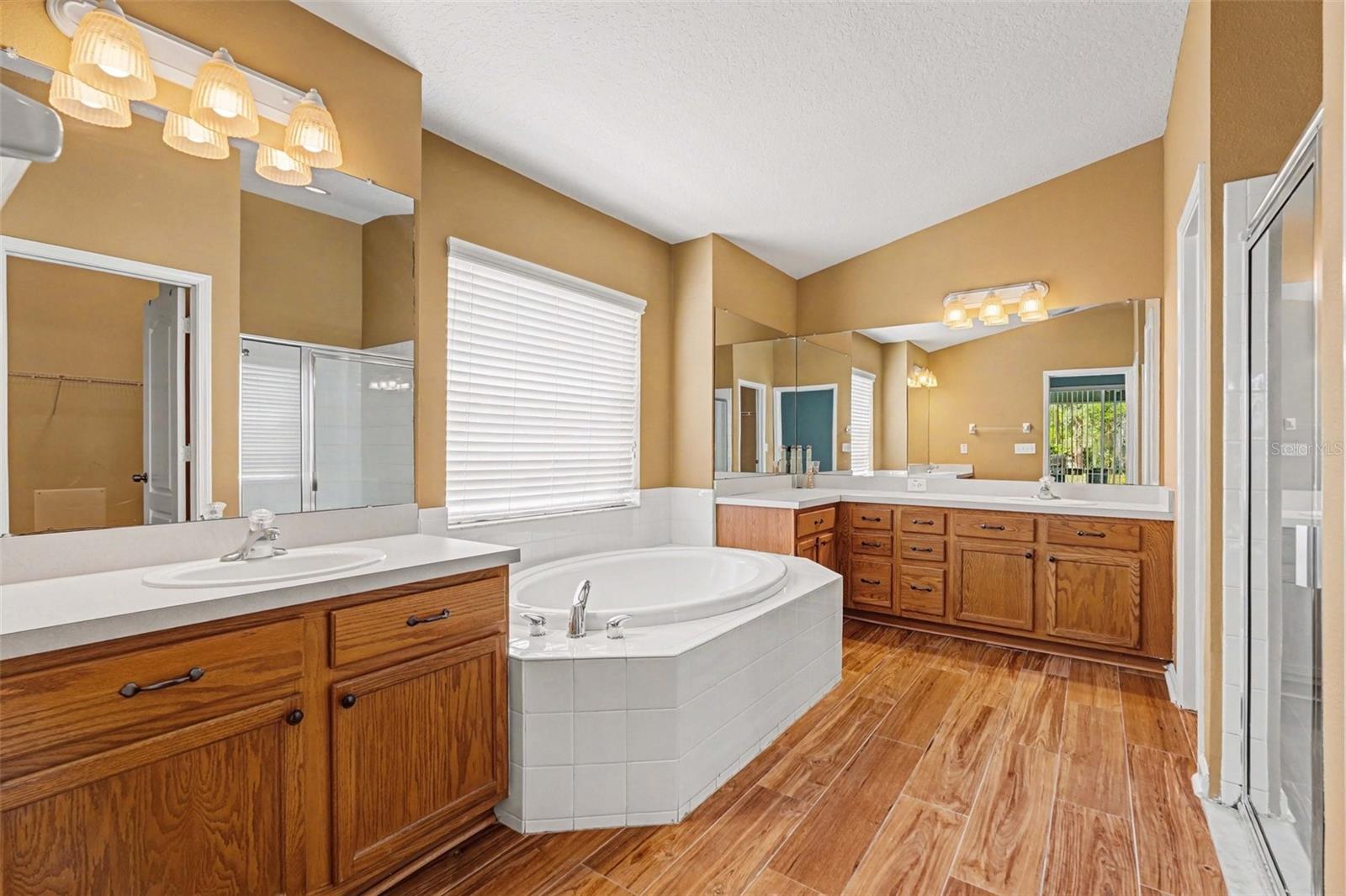 Image 23 of 41 For 20835 Riverforest Drive