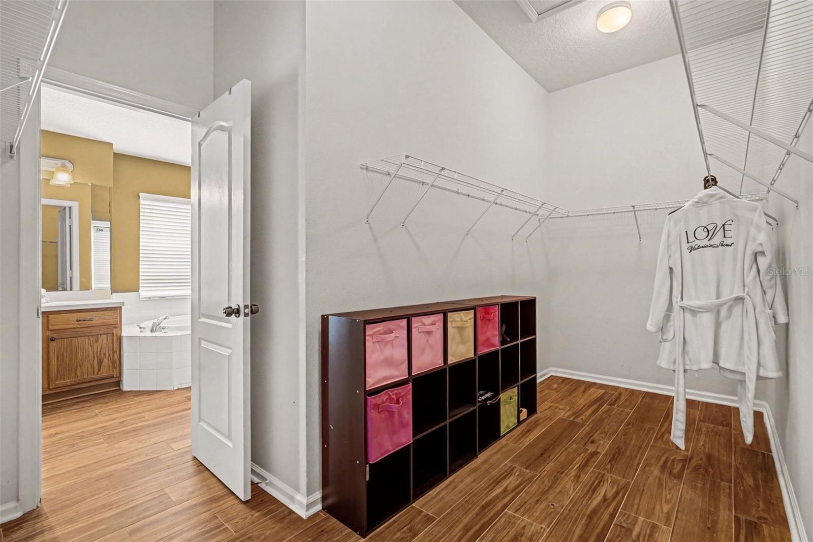 Image 24 of 41 For 20835 Riverforest Drive