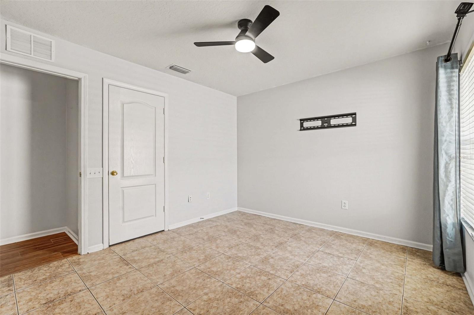 Image 26 of 41 For 20835 Riverforest Drive