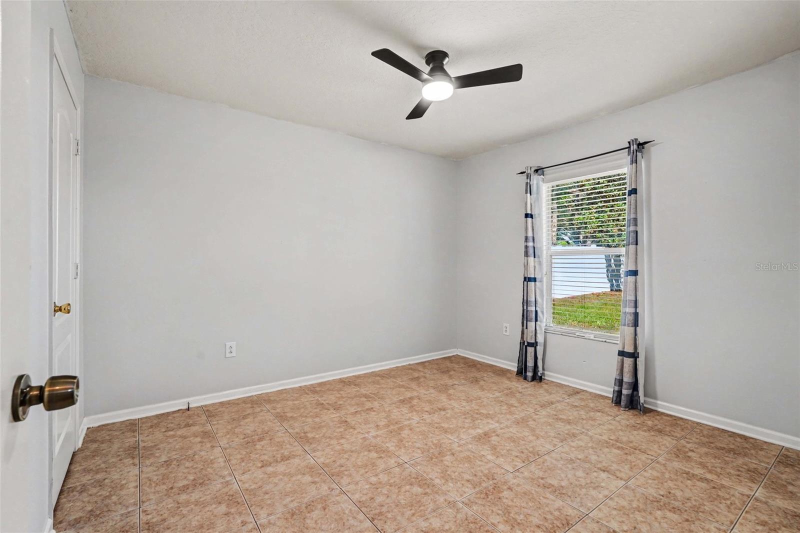 Image 28 of 41 For 20835 Riverforest Drive