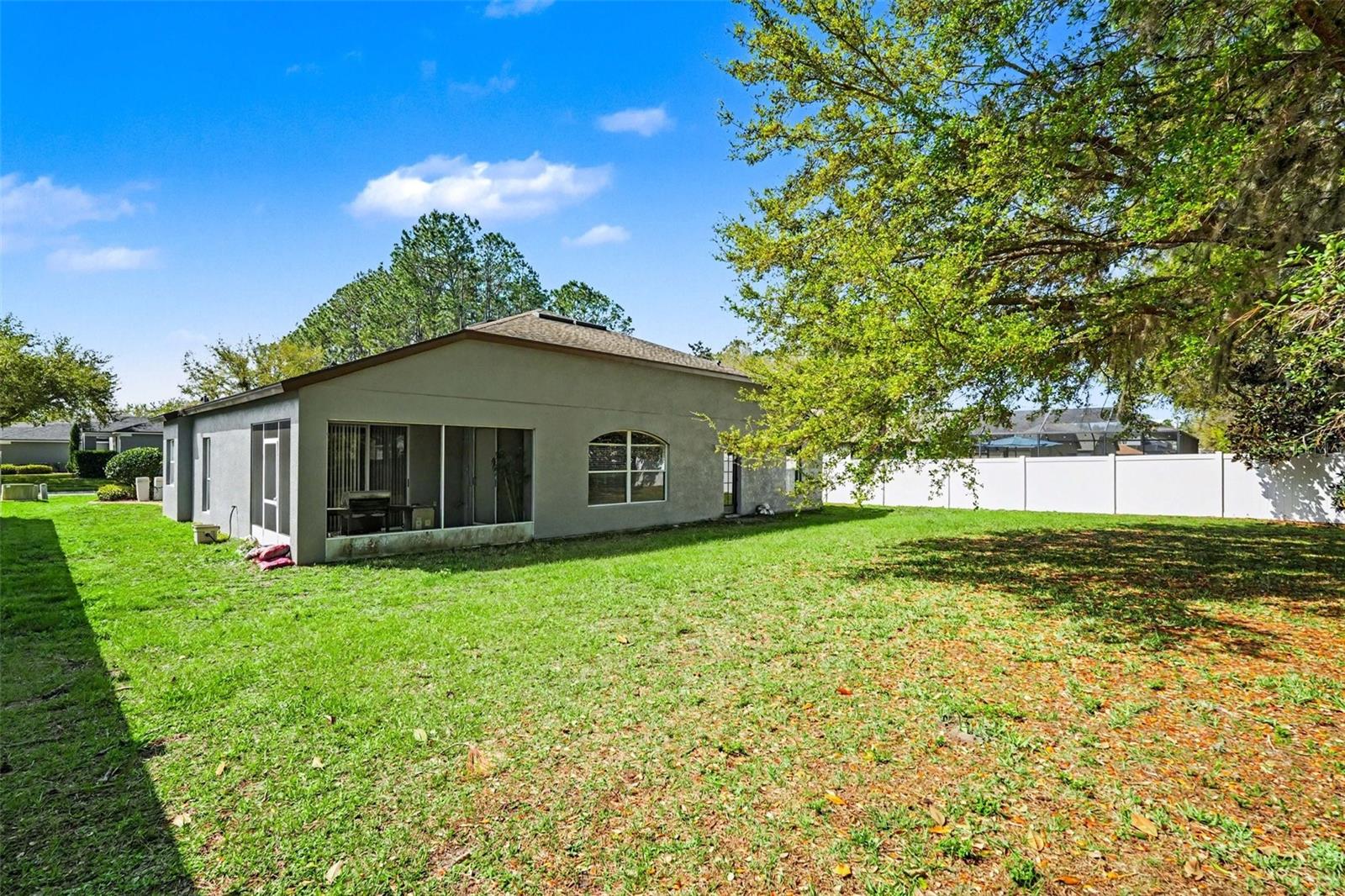 Image 35 of 41 For 20835 Riverforest Drive