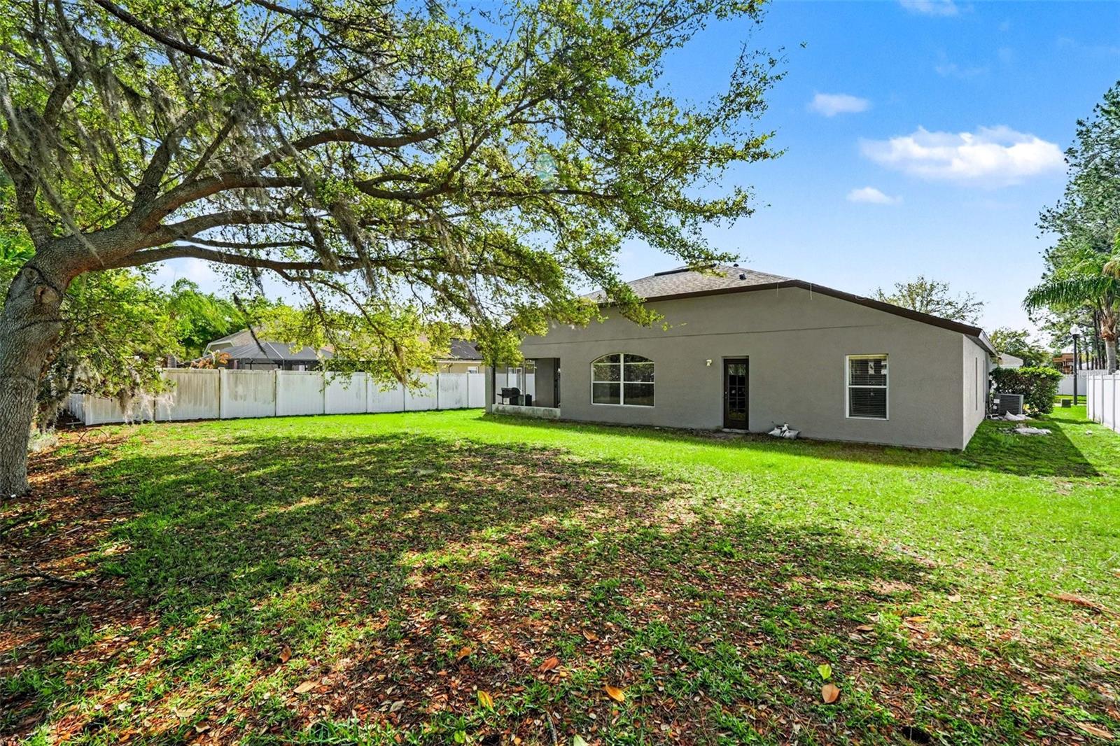 Image 36 of 41 For 20835 Riverforest Drive