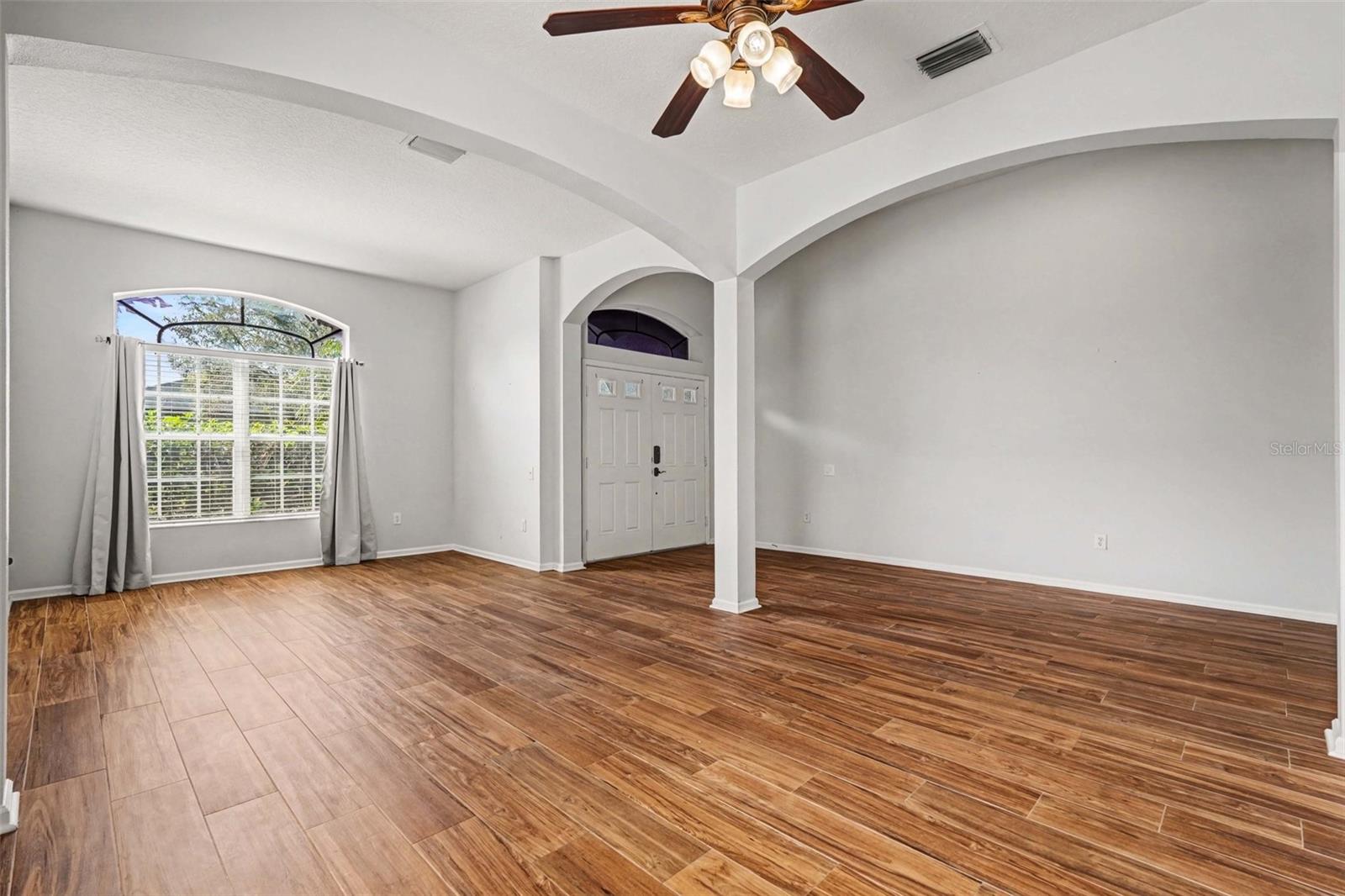 Image 7 of 41 For 20835 Riverforest Drive