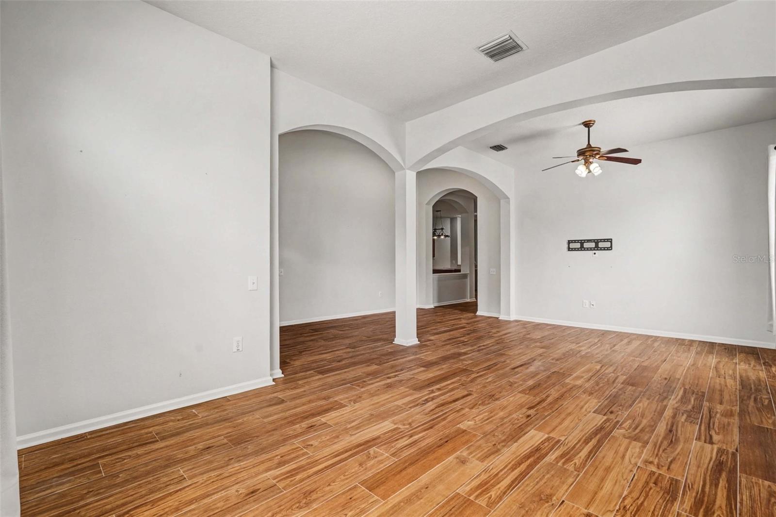 Image 8 of 41 For 20835 Riverforest Drive