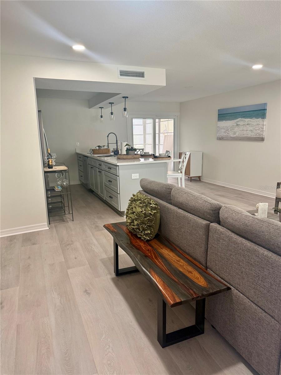 Image 15 of 70 For 337 Rex Place B