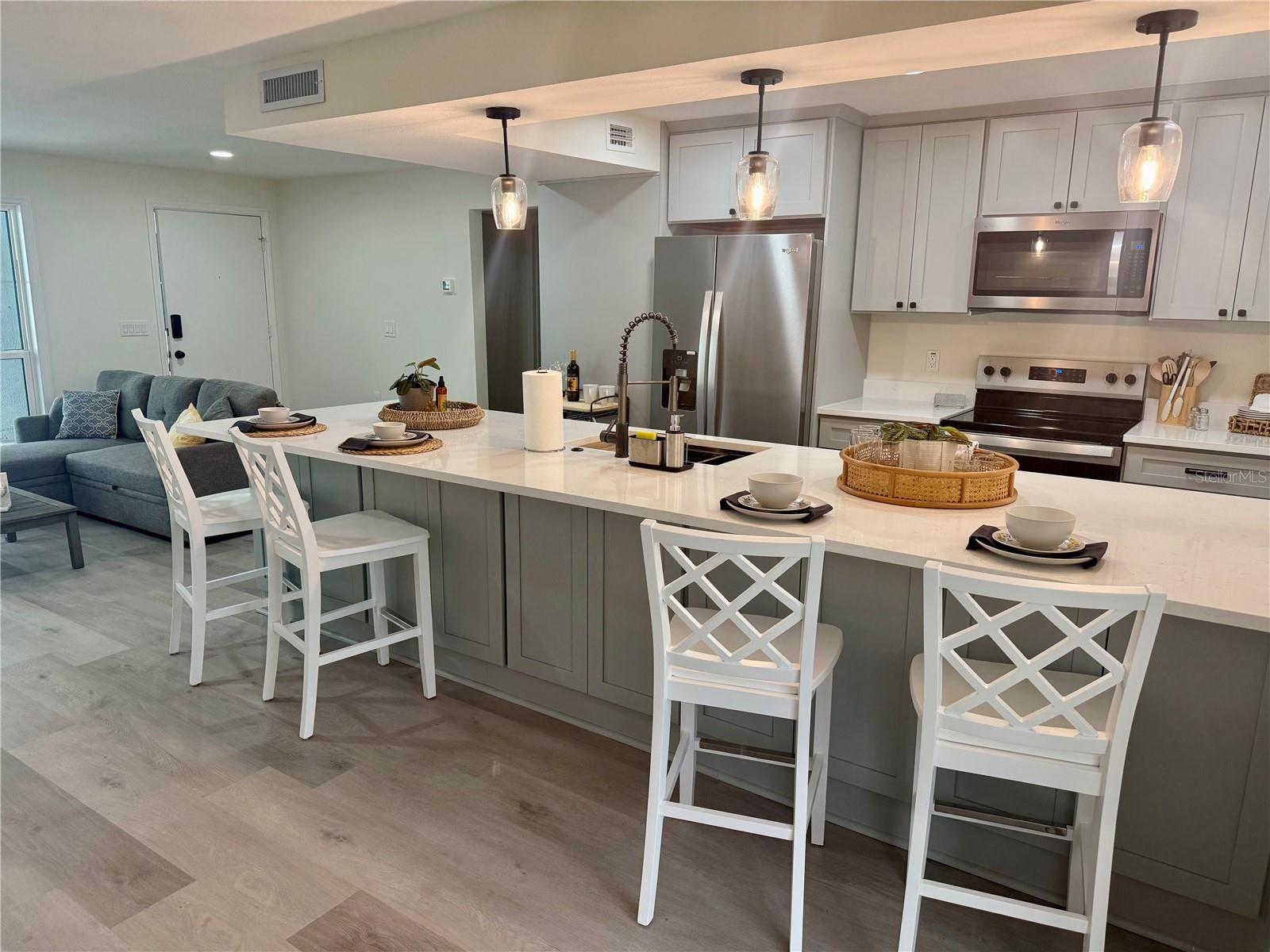 Image 2 of 70 For 337 Rex Place B