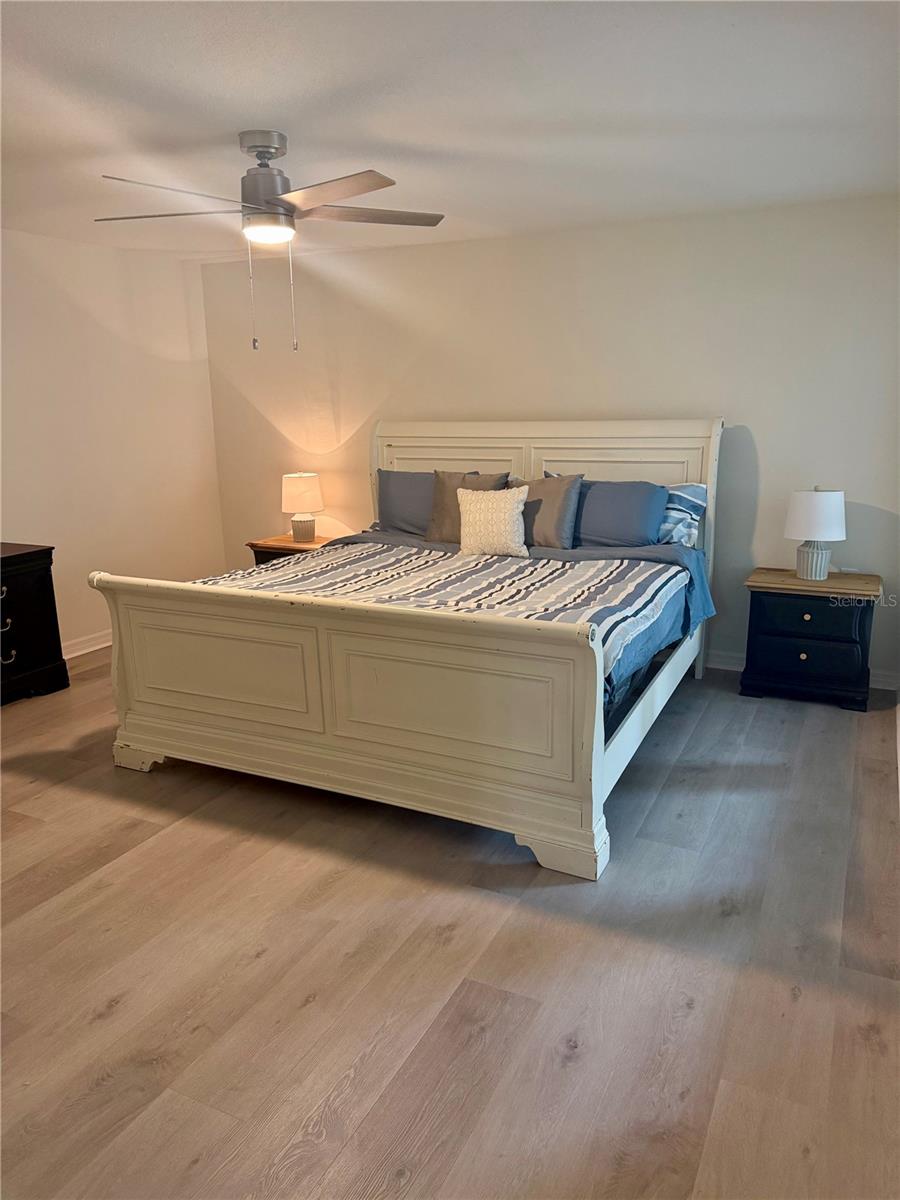 Image 21 of 70 For 337 Rex Place B