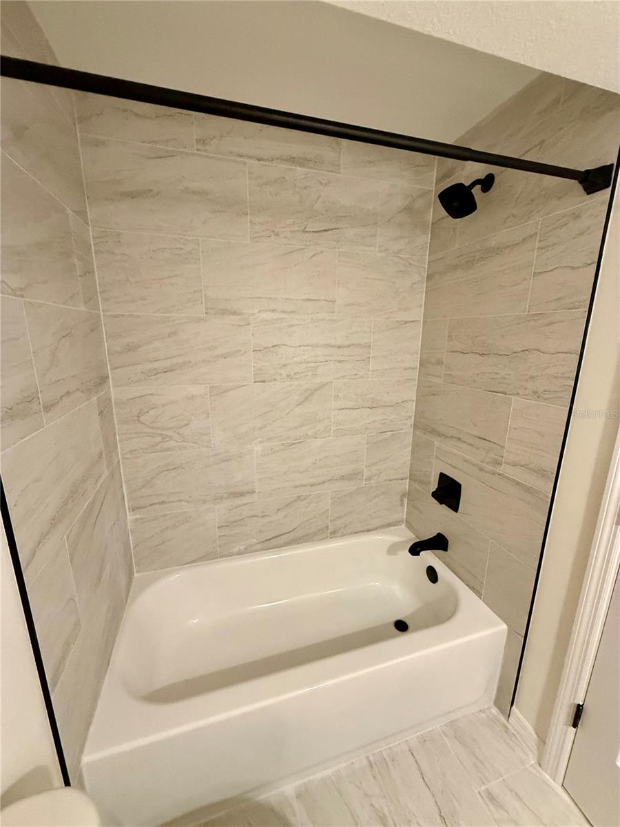 Image 24 of 70 For 337 Rex Place B