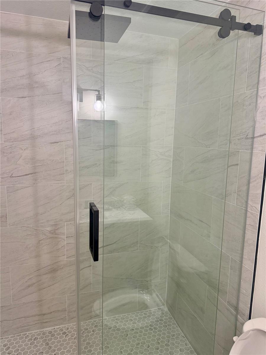 Image 33 of 70 For 337 Rex Place B