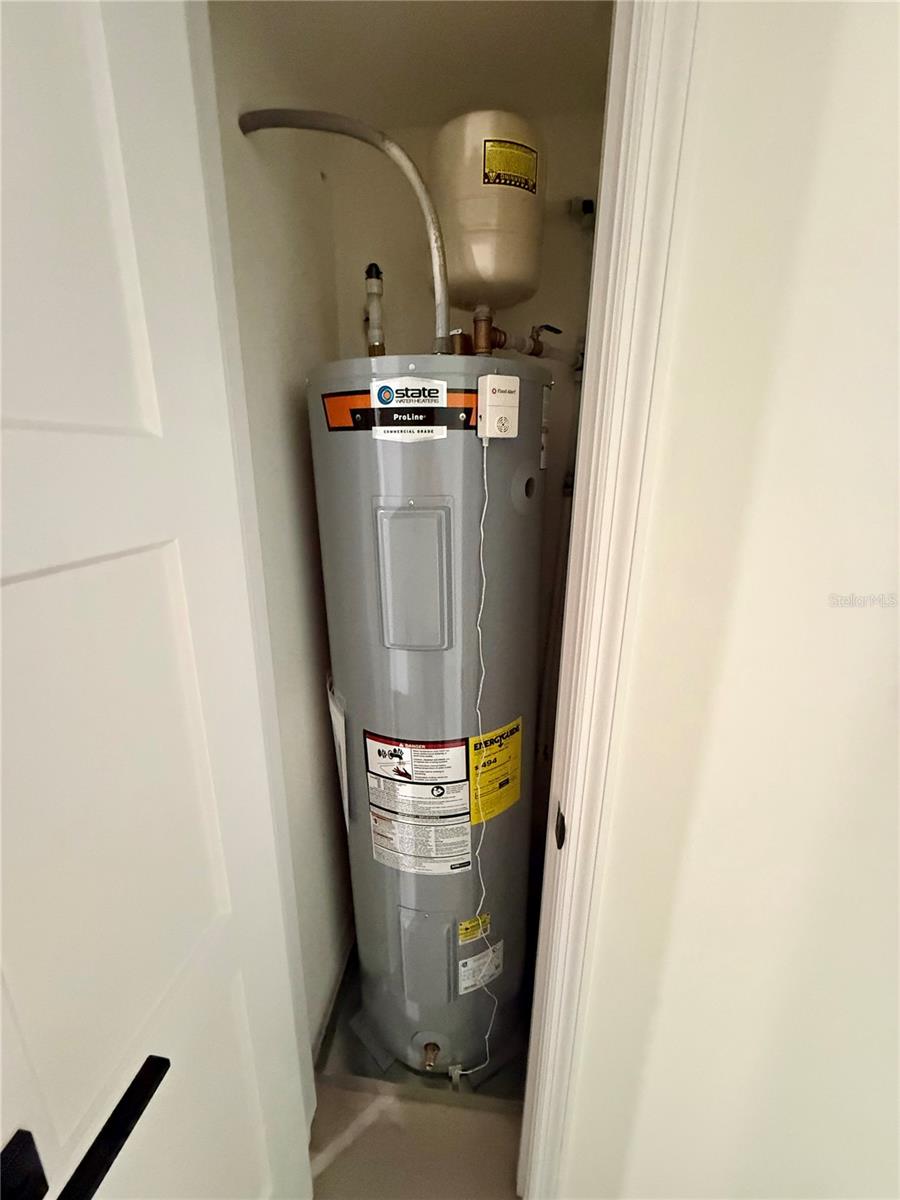 Image 51 of 70 For 337 Rex Place B