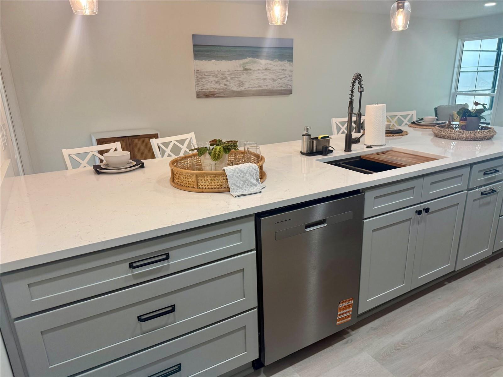 Image 6 of 70 For 337 Rex Place B