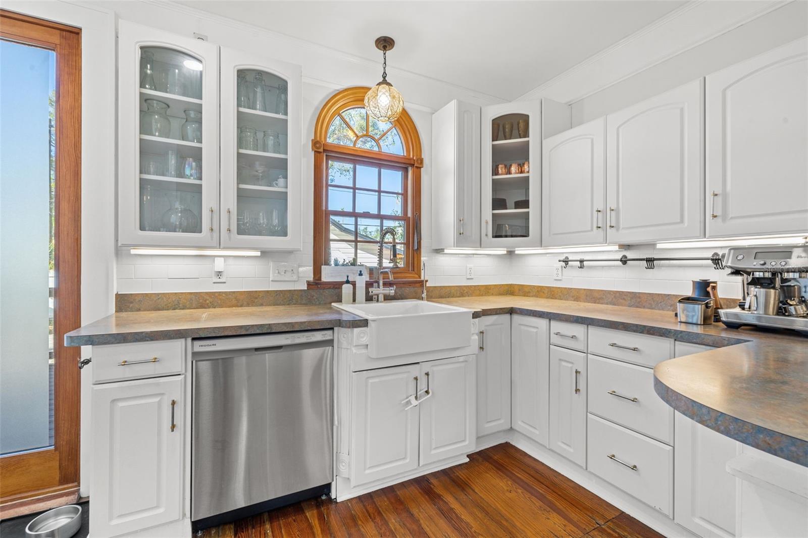 Image 16 of 33 For 2747 3rd Avenue N