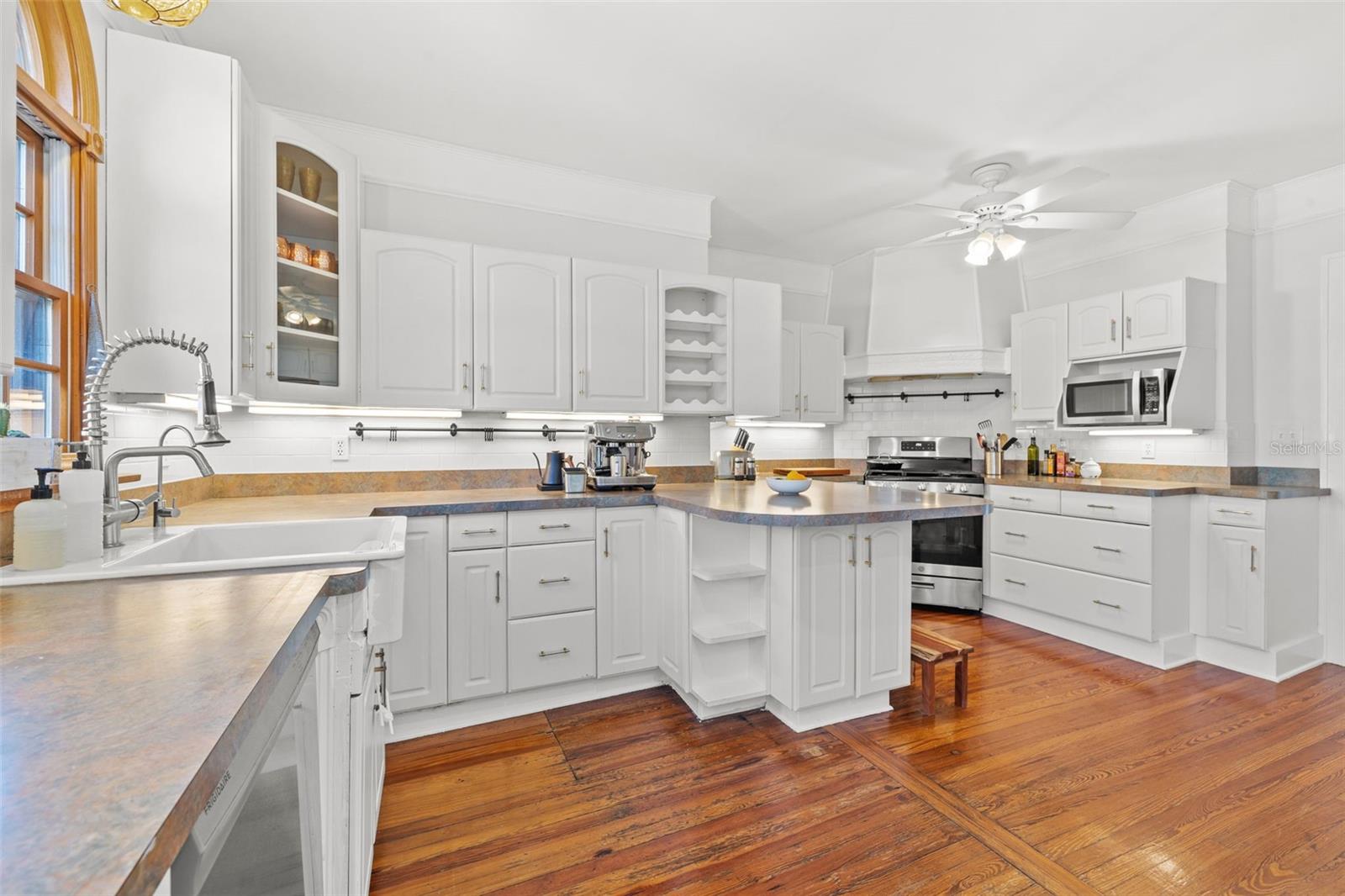 Image 17 of 33 For 2747 3rd Avenue N