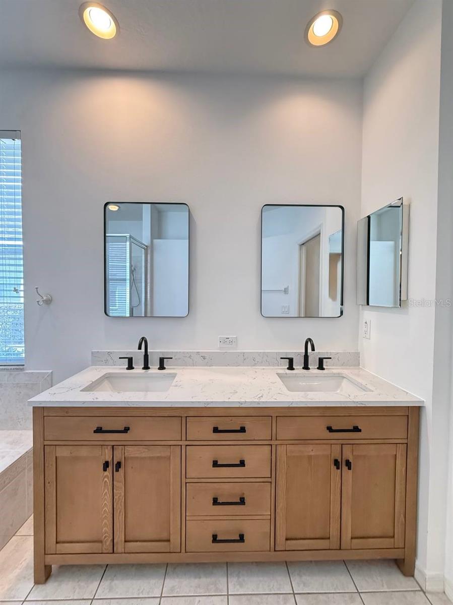 Image 21 of 44 For 10226 Evergreen Hill Drive