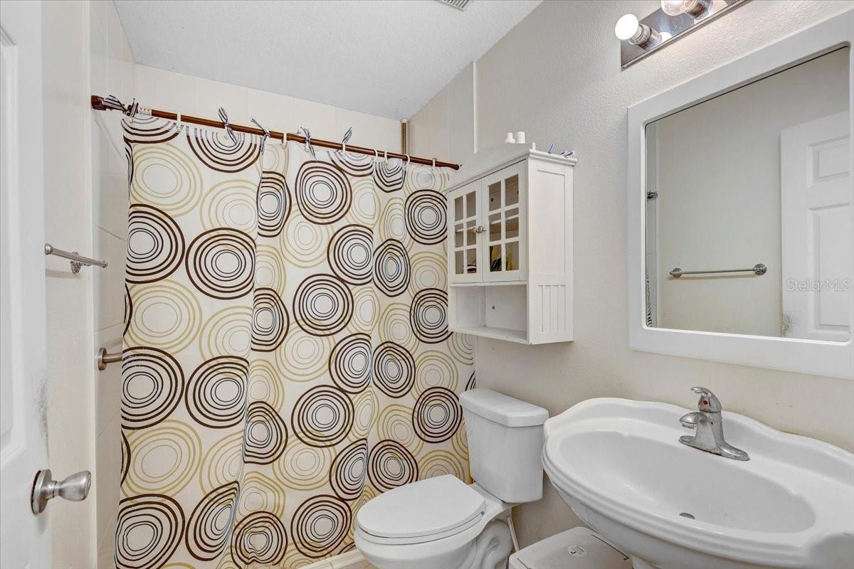 Listing photo id 20 for 7412 33rd Avenue S