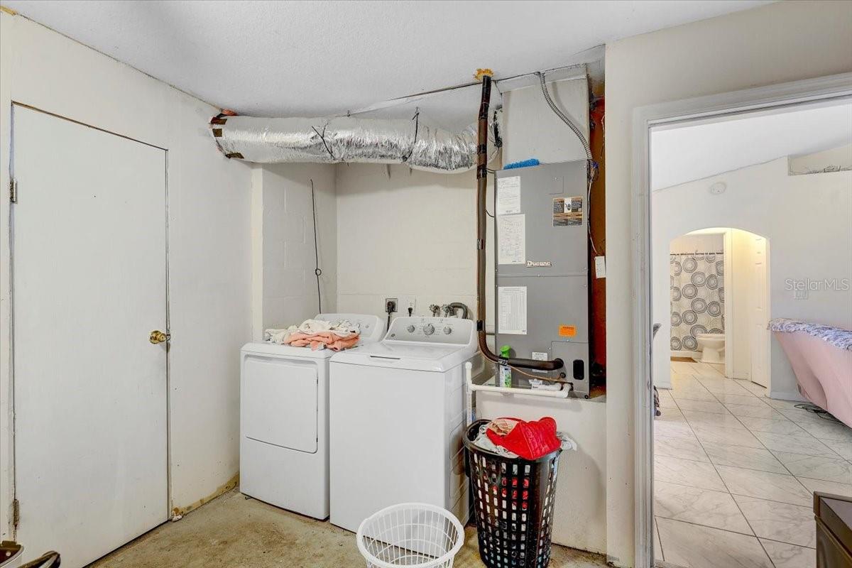 Listing photo id 24 for 7412 33rd Avenue S