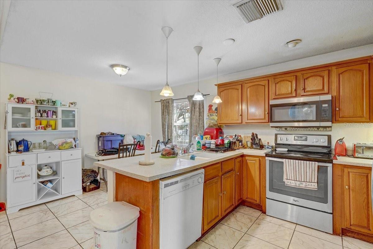 Listing photo id 7 for 7412 33rd Avenue S