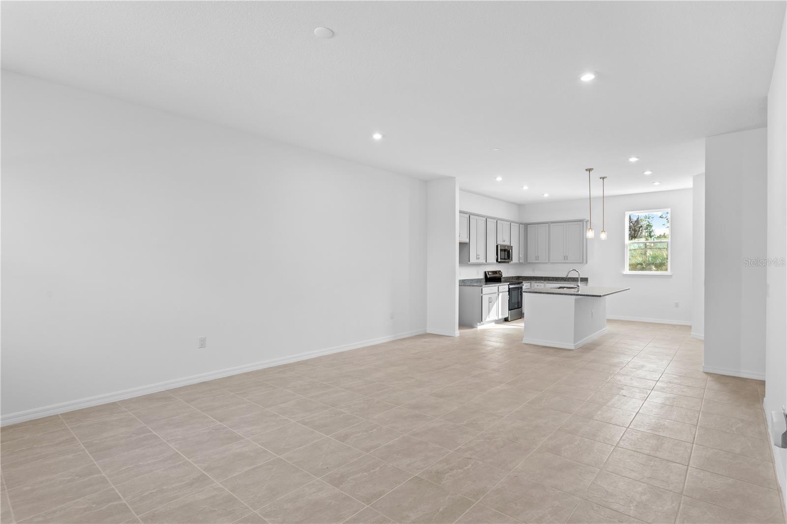 Listing photo id 5 for 9912 Tate Lane