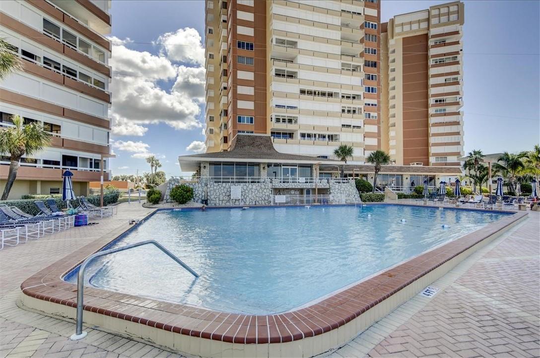 Listing photo id 1 for 17920 Gulf Boulevard 1901